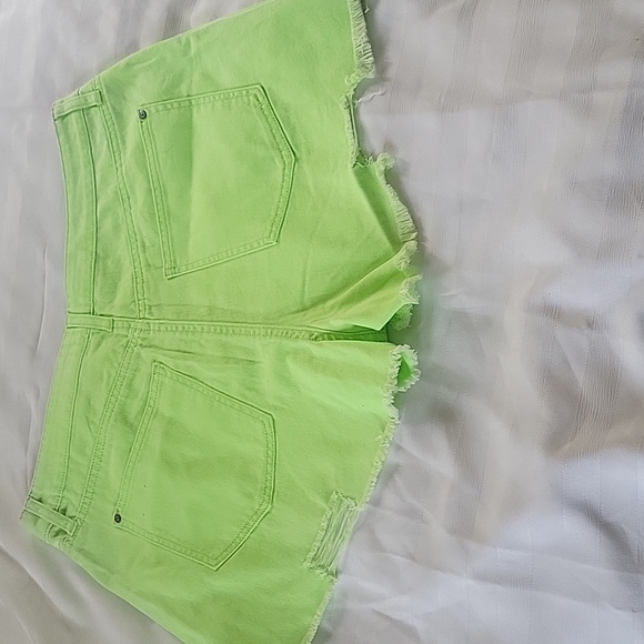 NO BO Girls Neon Green Distressed Shorts, Size: 15, NWT - Picture 6 of 8